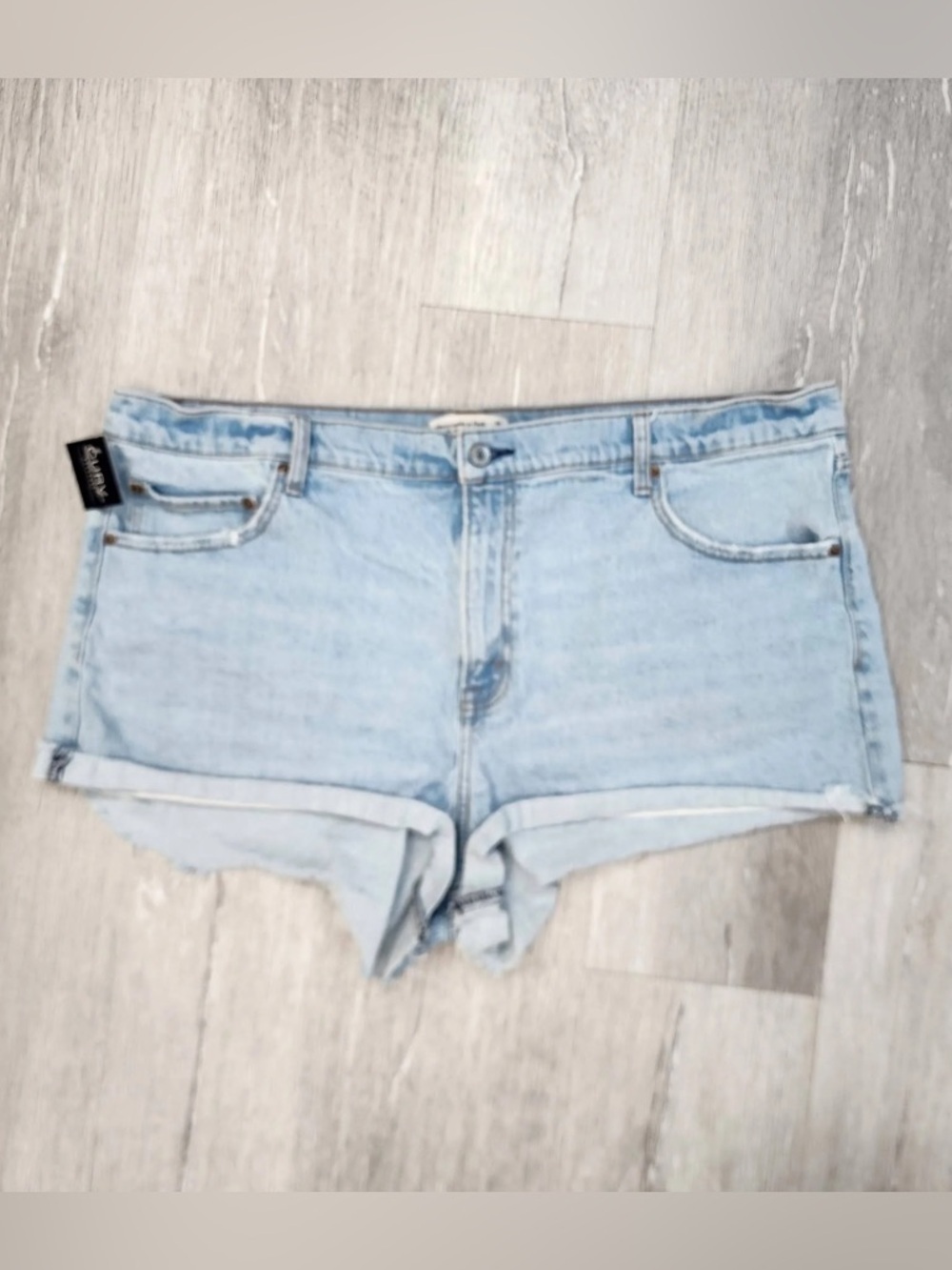 Abercrombie & Fitch Light Wash High Rise Mom Shorts - Size 20